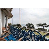 The Southcliff Hotel Stay with Breakfast, Bottle of Sparkling Wine & Late Checkout for 2