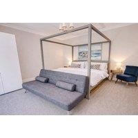 Mum & Daughter Spa Break: Overnight Stay, Spa Access, Afternoon Tea & Optional Treatment - York Cottage Spa, Northamptonshire - Mother's Day Gift | Wo