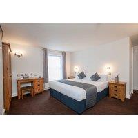 Hayling Island Coastal Break for 2 with Breakfast & Prosecco on Arrival