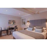 4* Oatlands Park Hotel Surrey Stay for Two with Breakfast, Dinner & Prosecco!