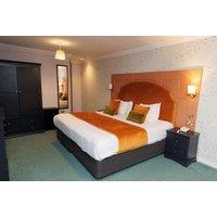 4* Cotswolds Hotel Family Stay - Breakfast & Late Checkout