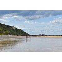 Great Yarmouth Seaside Stay at Henry's on the Prom: Breakfast & Family Options