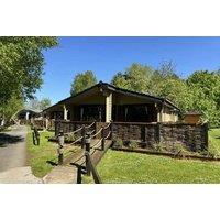Sherwood Castle Retreat - 2 Night Luxury Hot Tub Lodge Stay for 4 or 6 - Prosecco & Chocolates - School Holiday Availability