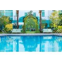 4* Orlando, Florida Holiday with Hotel Stay, Universal Tickets & Return Flights