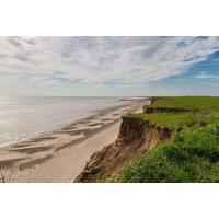 Black Bull Retreat - Yorkshire Lodge Break with Hot Tub, Prosecco & Chocolates for 4 or 6