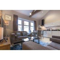 Central Leeds Apartment Stay with Late Checkout - Mansio Suites Headrow