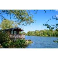 Woodlakes Retreat - Norfolk Lodge Break for 2-4 with Jacuzzi Bath, Prosecco, Restaurants and Fishing