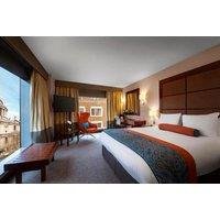 3* or 4* London Break - Up to 2-Night Stay with Ticket to Sinatra The Musical